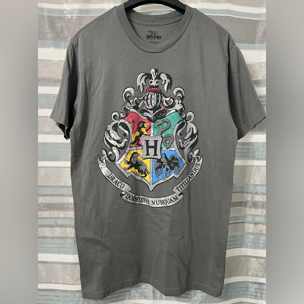 Harry Potter Universal Studios Crest & Motto Gray T-Shirt